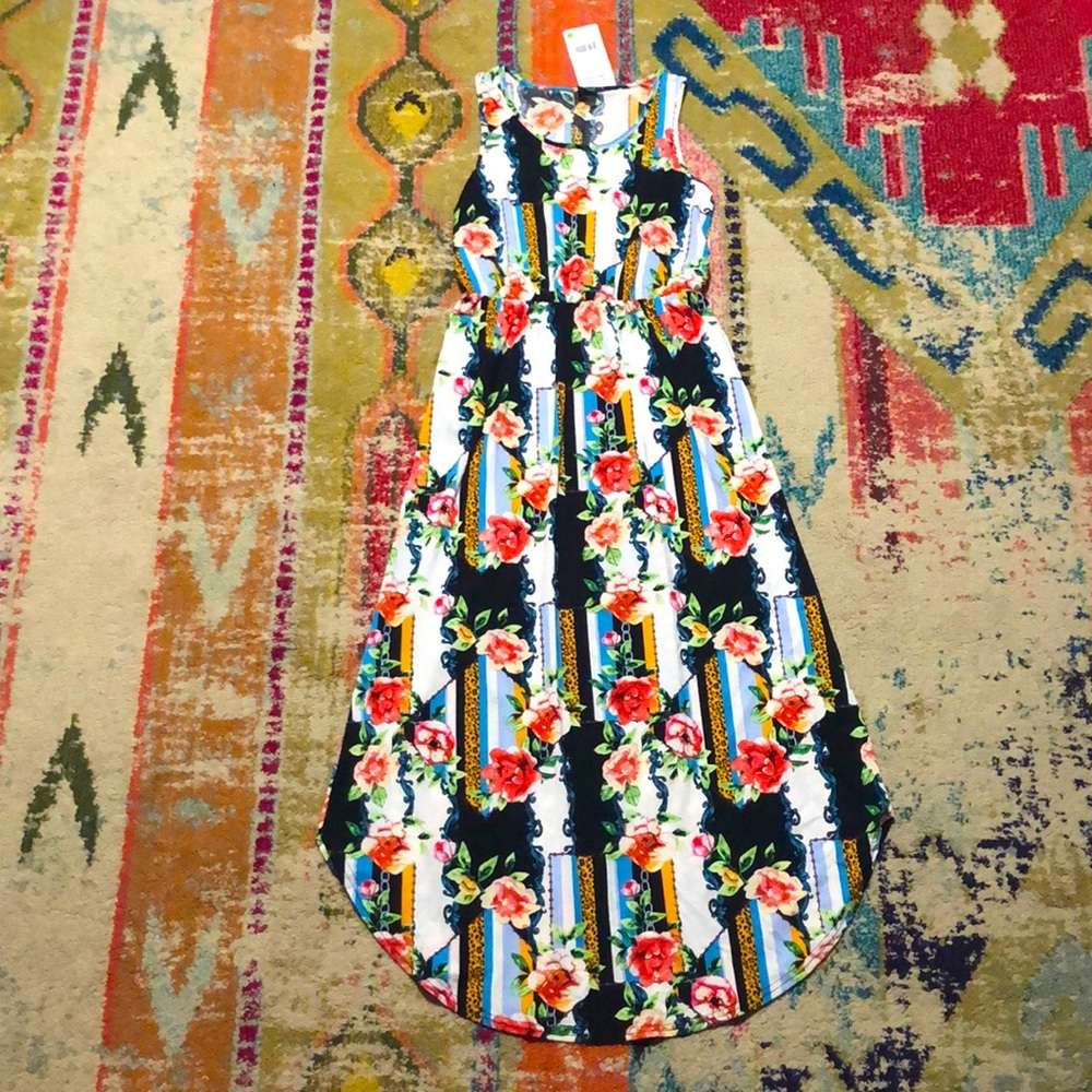 round hem maxi dress - Picture 1 of 4